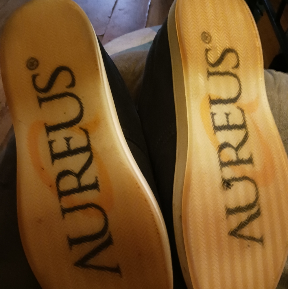 Like new sneakers